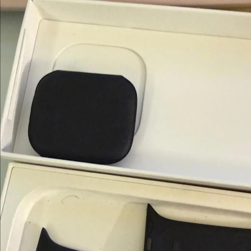 Watch Series 11 46mm - Jet‎ Black Aluminum Case Black Sport Band M/L - 64.0GB